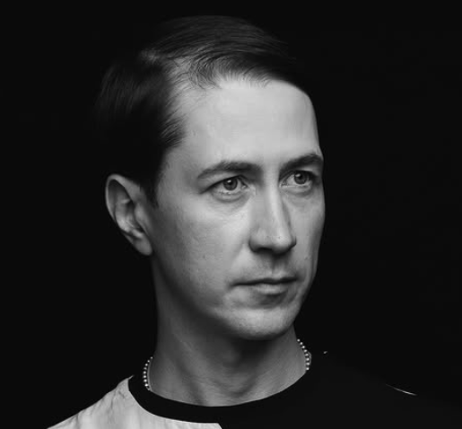 Ewan Riley Bio Secret Village | Techno-influenced progressive house